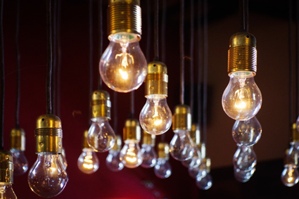 Image of lightbulbs with Thomas Edison quote "I have not failed, I've just found 10,000 ways that won't work." Inbound marketing can help marketers avoid hurdles.